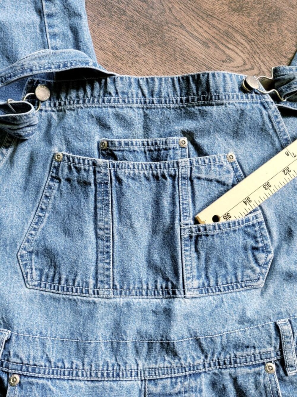 St. John's Bay Bib Overalls Womens Size 18 Blue Denim Retro Vintage Y2K Workwear - Picture 4 of 16
